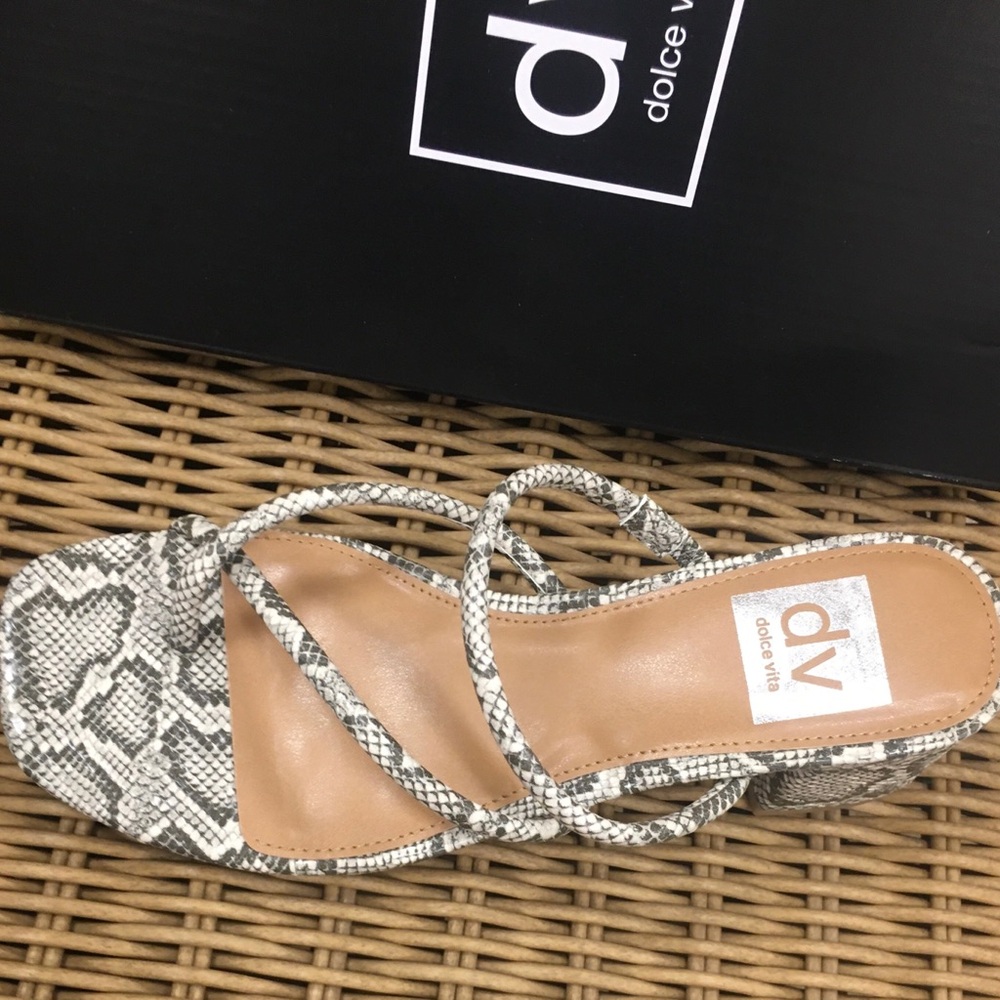 Just in🐍Super cute-snake skin Pattern Sandals 🐍W - Picture 3 of 6